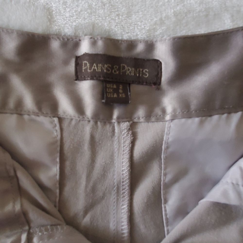 Shorts - Picture 2 of 3